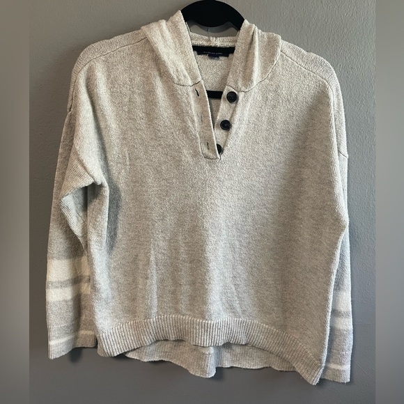 American Eagle gray pullover hooded sweater. Size Small. - Picture 3 of 9